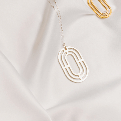 The Solaria Oval Uno Necklace 2